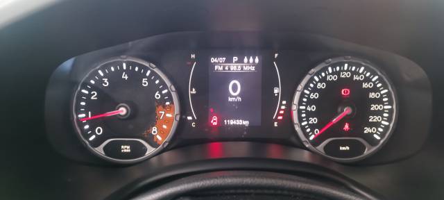 RENEGADE SPORT 1.8 4X2 (AUT) (FLEX) - 2016/2016 - BRANCA 10