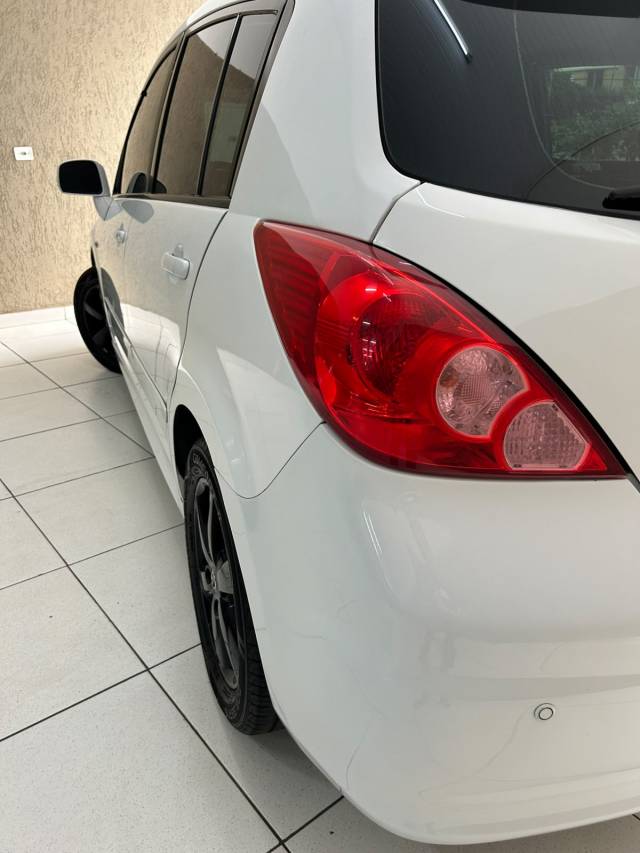 TIIDA SL 1.8 FLEX MANUAL - 2012/2013 - BRANCO 22