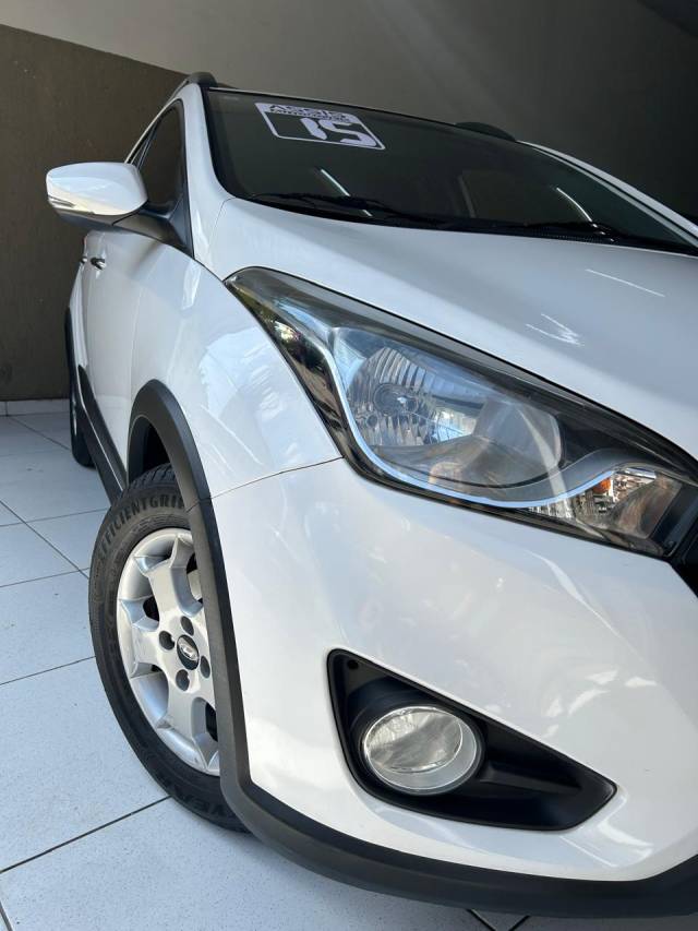 HB20X PREMIUM 1.6 FLEX AUT. - 2015/2015 - BRANCO 18