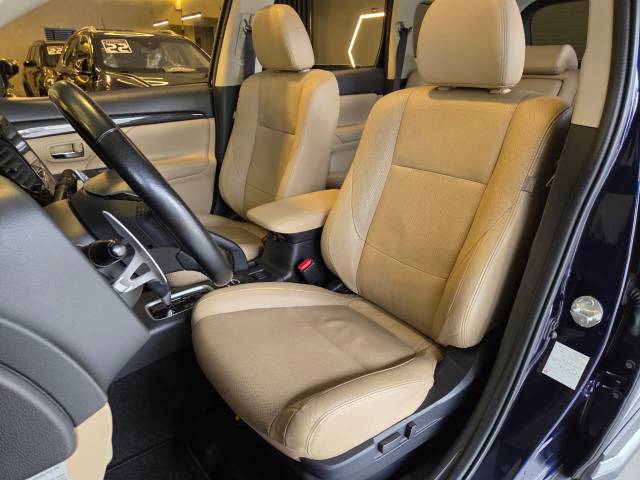 OUTLANDER 3.0 GT - 2015/2016 - AZUL 36