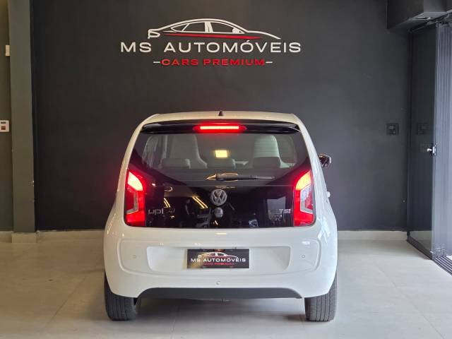 UP 1.0T TSI MOVE MB - 2015/2016 - BRANCO 26