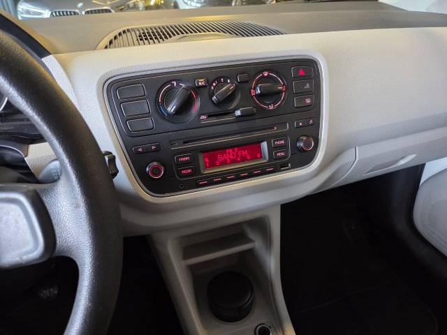 UP 1.0T TSI MOVE MB - 2015/2016 - BRANCO 22