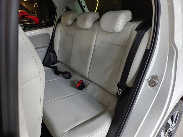 UP 1.0T TSI MOVE MB - 2015/2016 - BRANCO 30